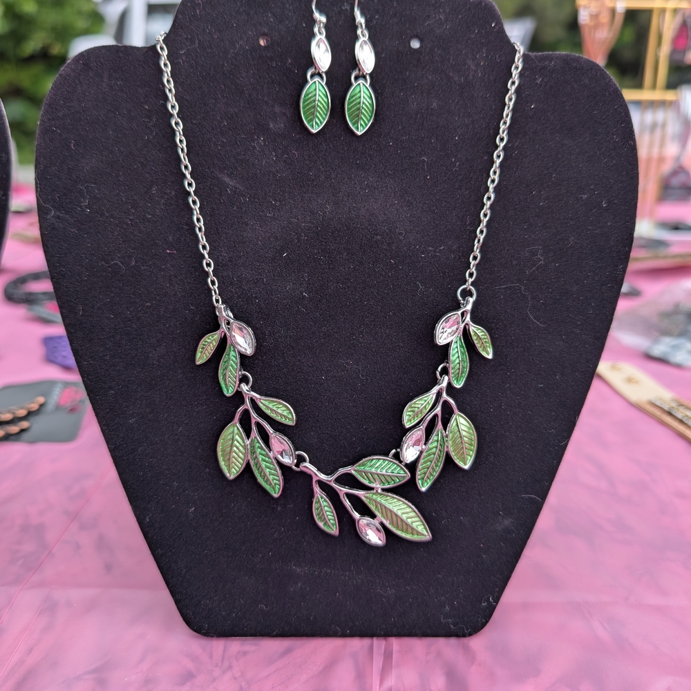 Green and Silver Nature-Inspired Necklace Set